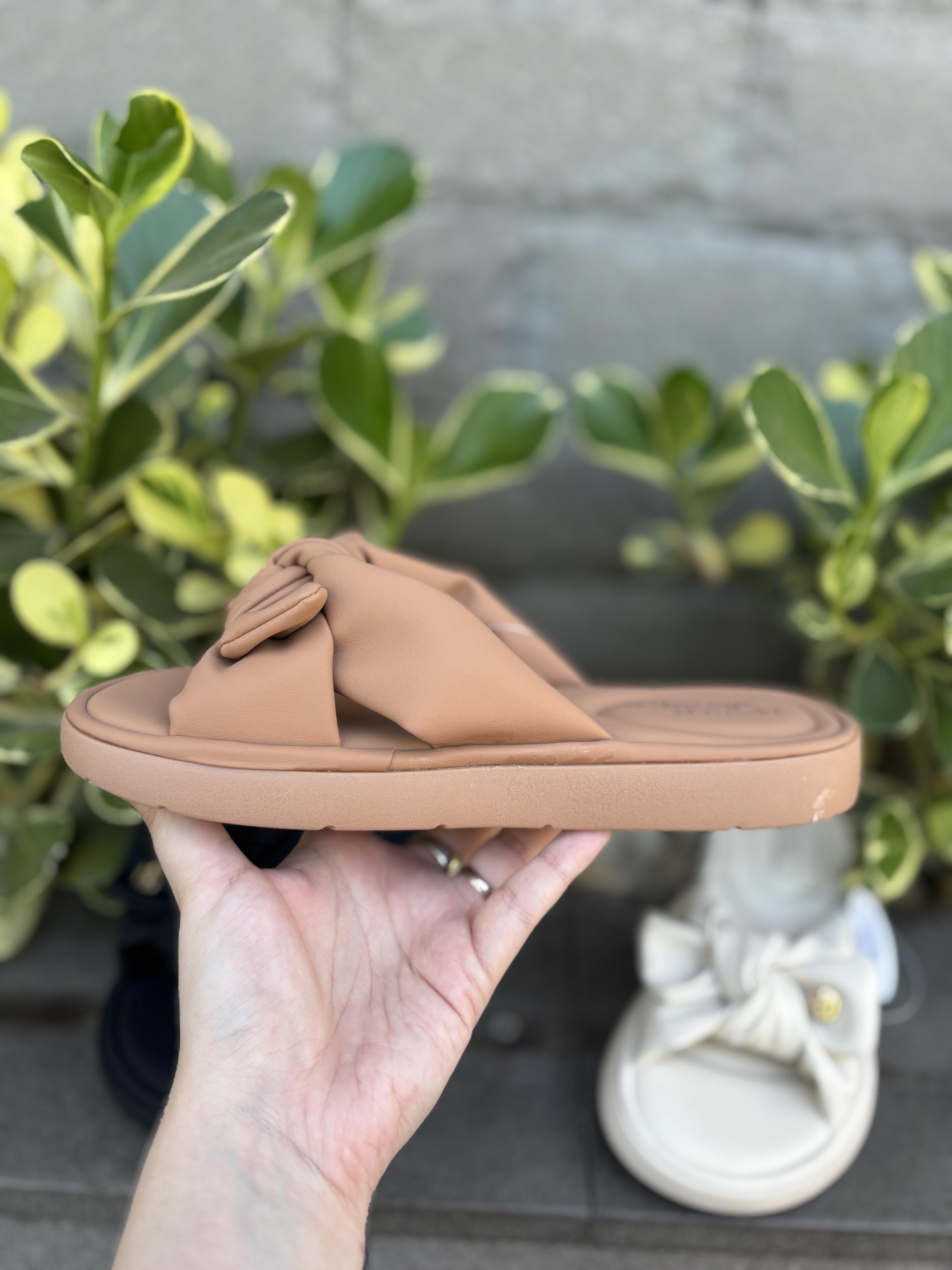 Sapatos femininos - Produção Fluo